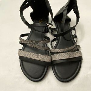 LM Women's Shoe Size 11 Black Leopard Strappy Flat Sandals Buckle Ankle NWT